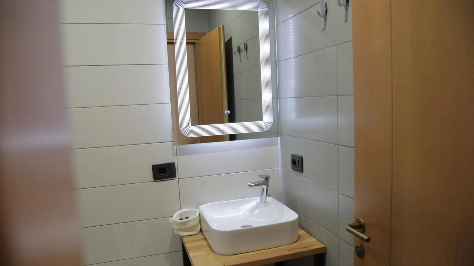 ***  Oda Hotel Tirana Albania